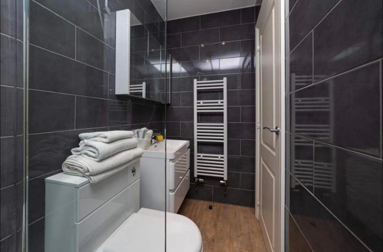 Beautiful 1Bd Apartment On The King'S Road Chelsea 런던 외부 사진