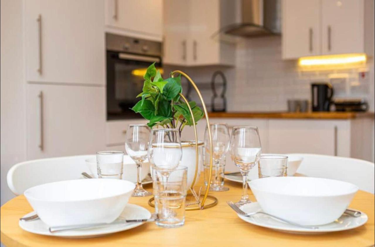 Beautiful 1Bd Apartment On The King'S Road Chelsea 런던 외부 사진