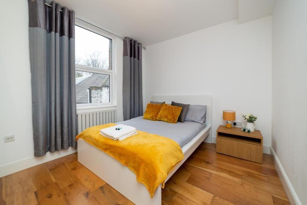 Beautiful 1Bd Apartment On The King'S Road Chelsea 런던 외부 사진
